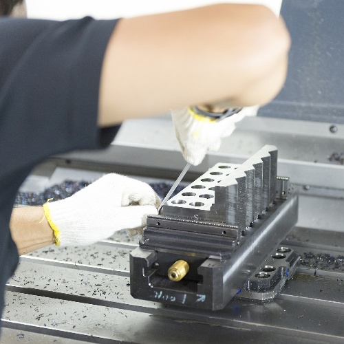 Xiangkeyuan Introduces Advanced CNC Machines to Enhance Precision Machining Capabilities